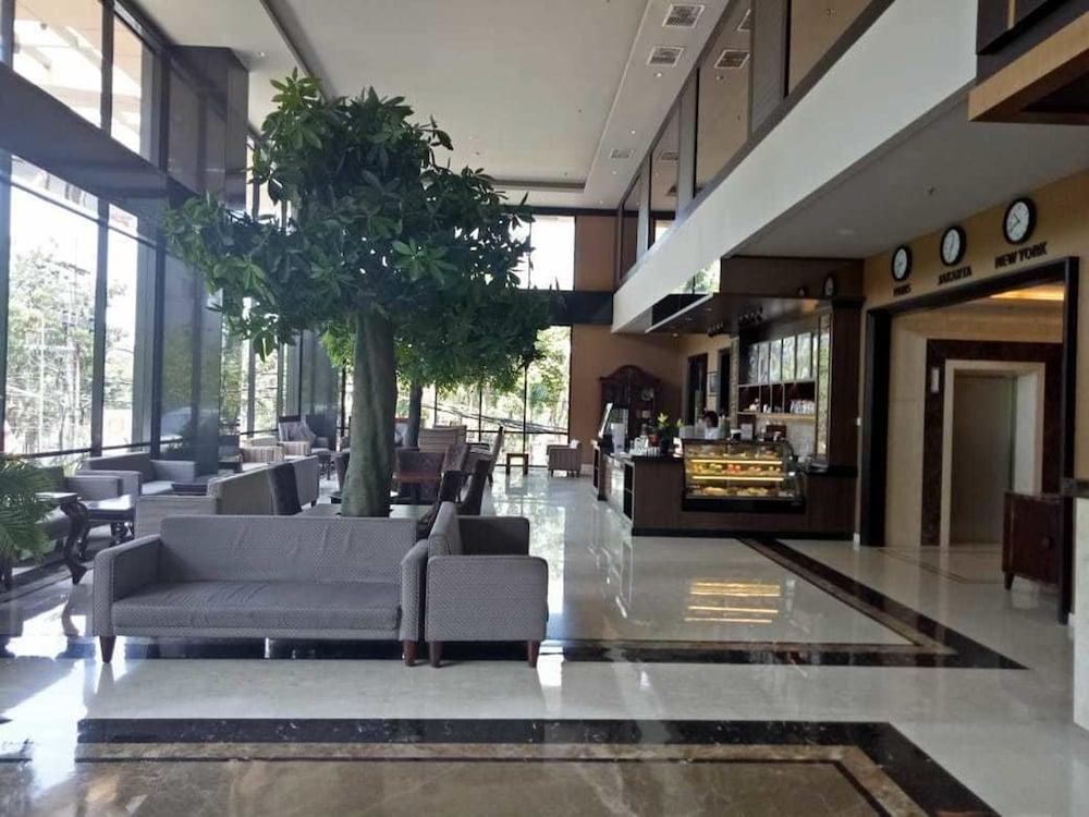 Aria Centra Surabaya Hotel Kültér fotó